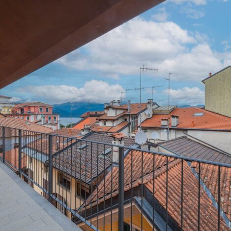 Lakeview Attico Saini beautiful terrace